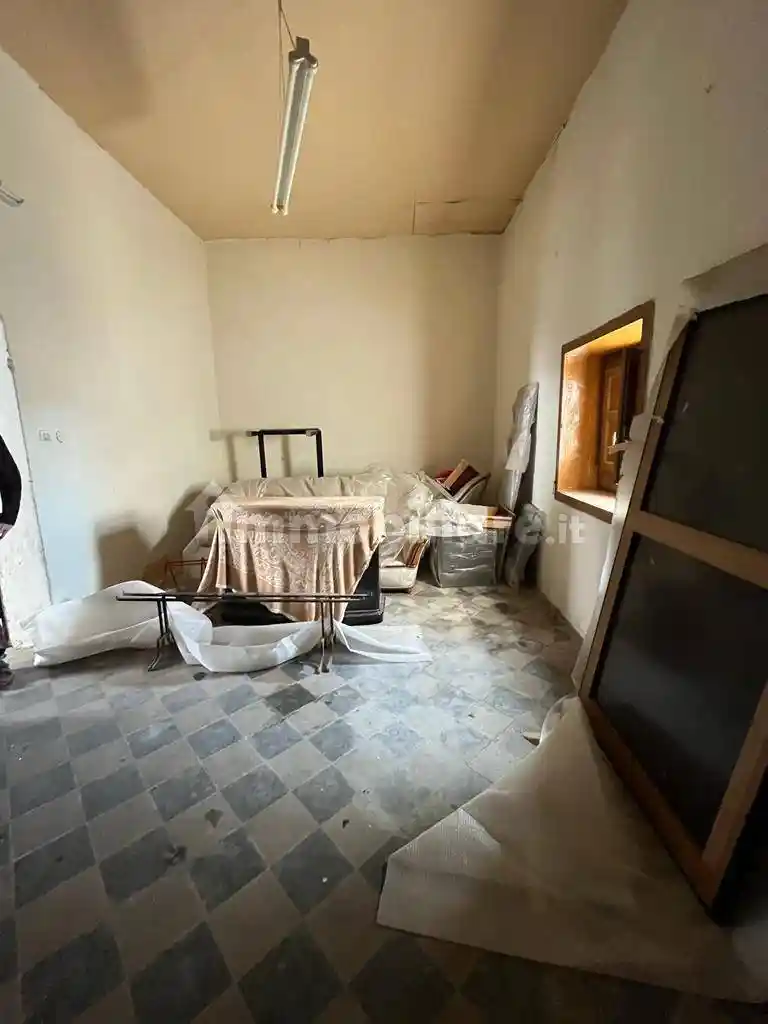 Palazzo - Edificio in vendita a Casteldaccia