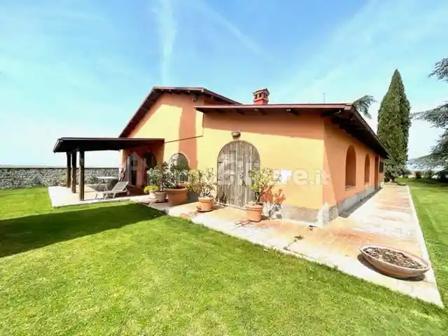 Villa in vendita a Zagarolo