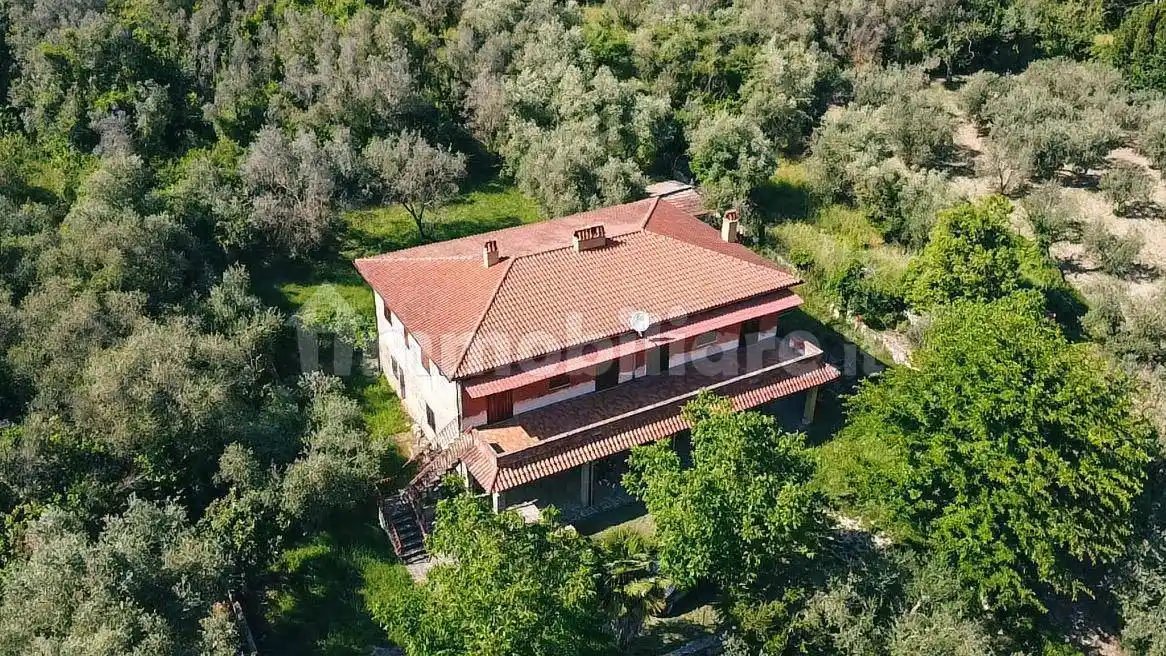 Appartamento in vendita a Toffia