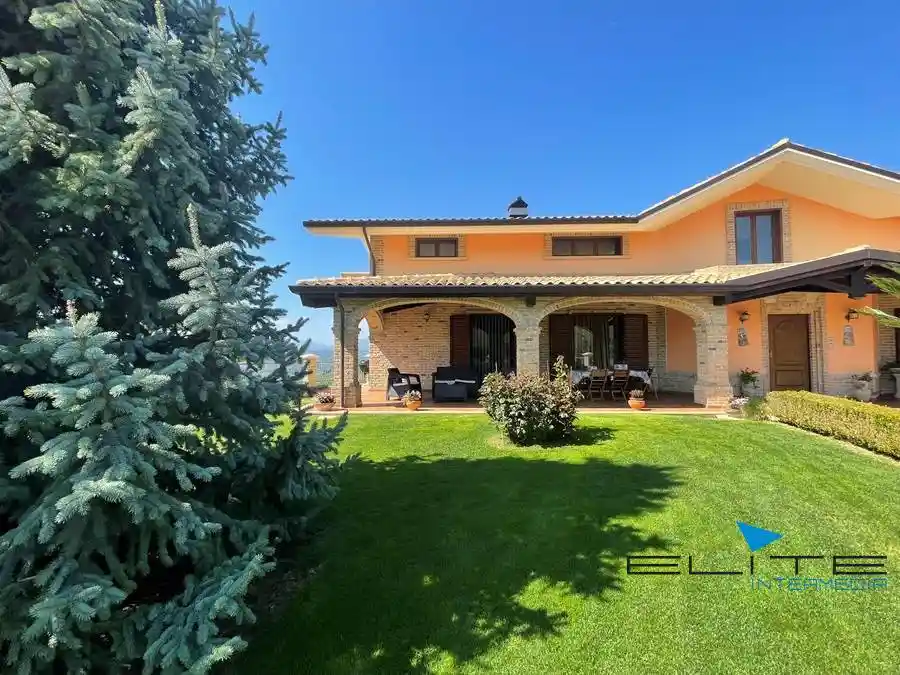 Villa unifamiliare Strada Gaglierano, Città Sant'Angelo - foto 2