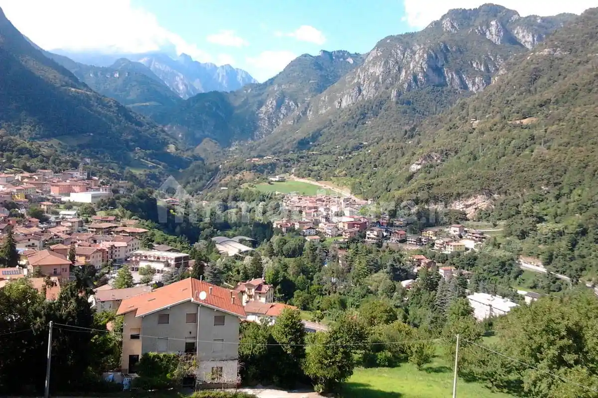 Palazzo - Edificio in vendita a Angolo Terme