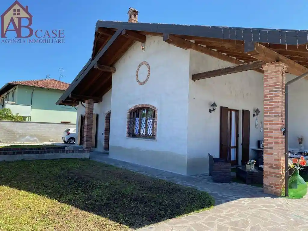 Villa in vendita a Gambolò