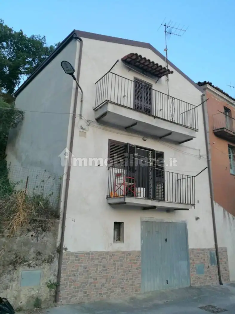 Villa in vendita a Castelluccio Inferiore