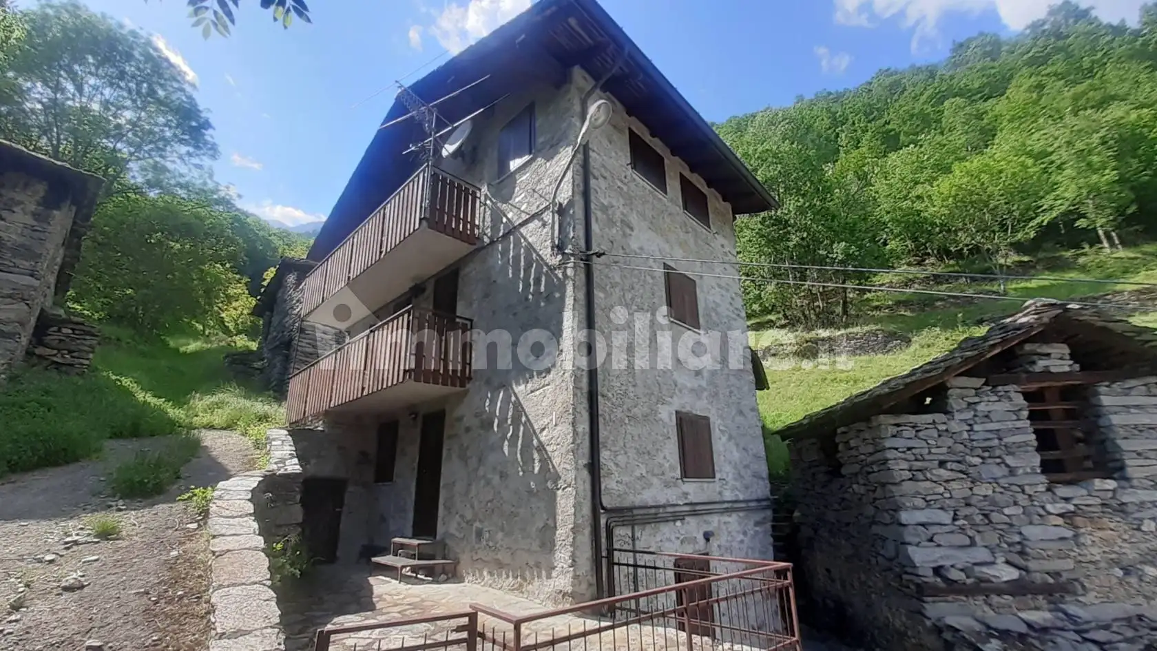 Casa indipendente in vendita a Torre di Santa Maria