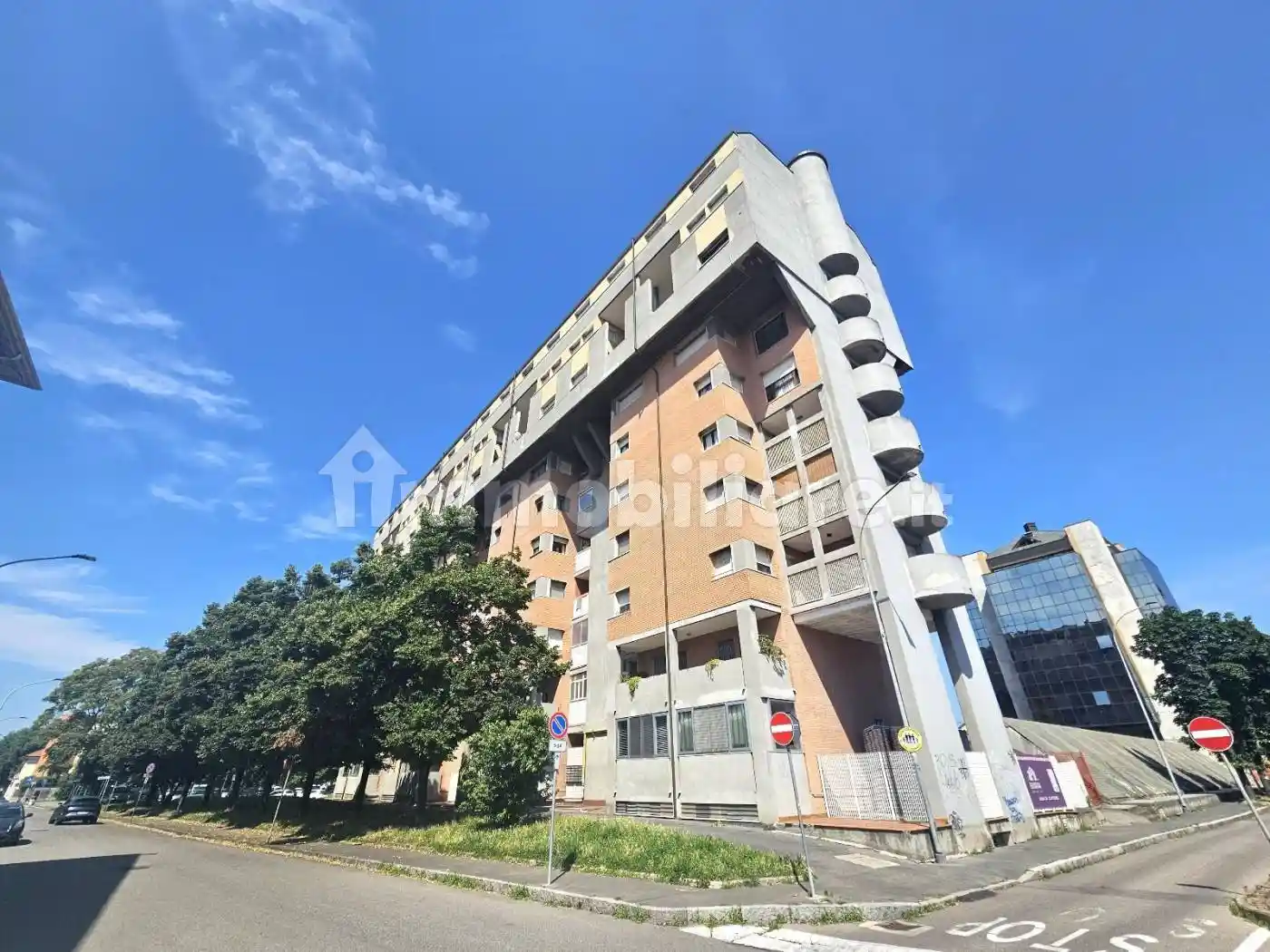 Palazzo - Edificio in vendita a Legnano