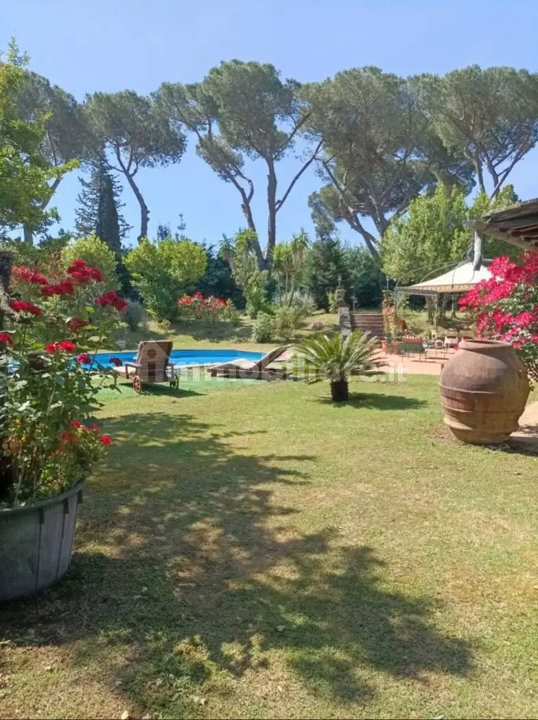 Villa in affitto a Roma