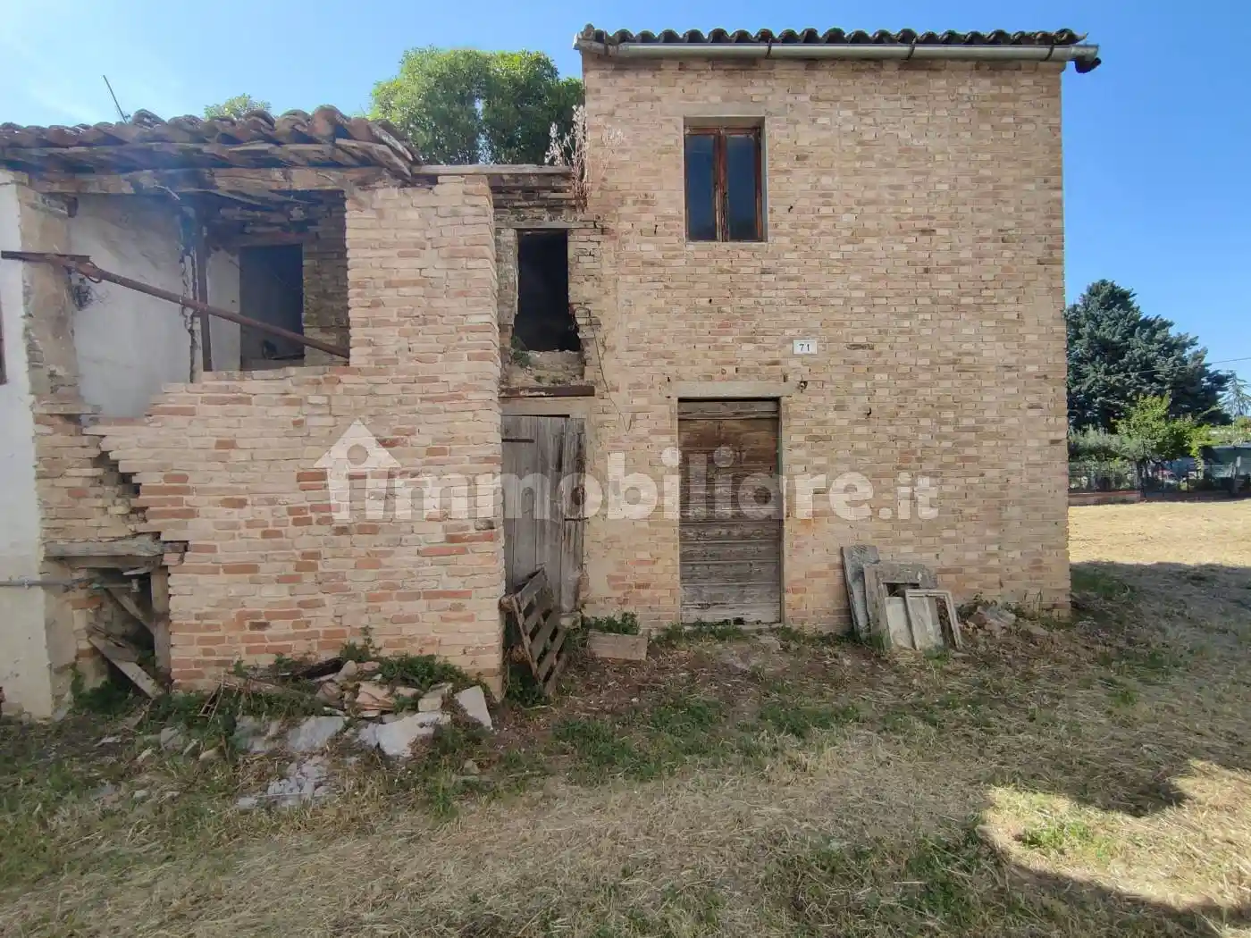 Rustico - Casale in vendita a Macerata