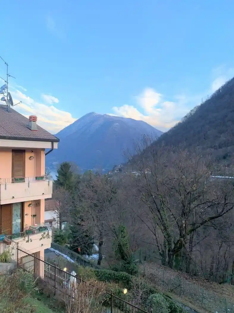 Palazzo - Edificio in vendita a Dizzasco