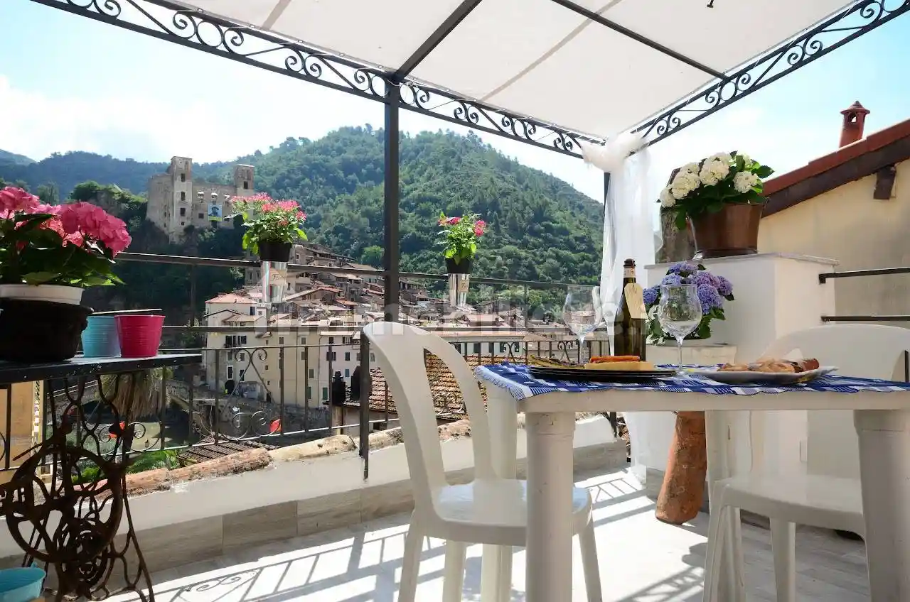 Casa indipendente in vendita a Dolceacqua