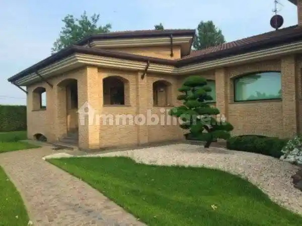 Villa in vendita a Mezzago