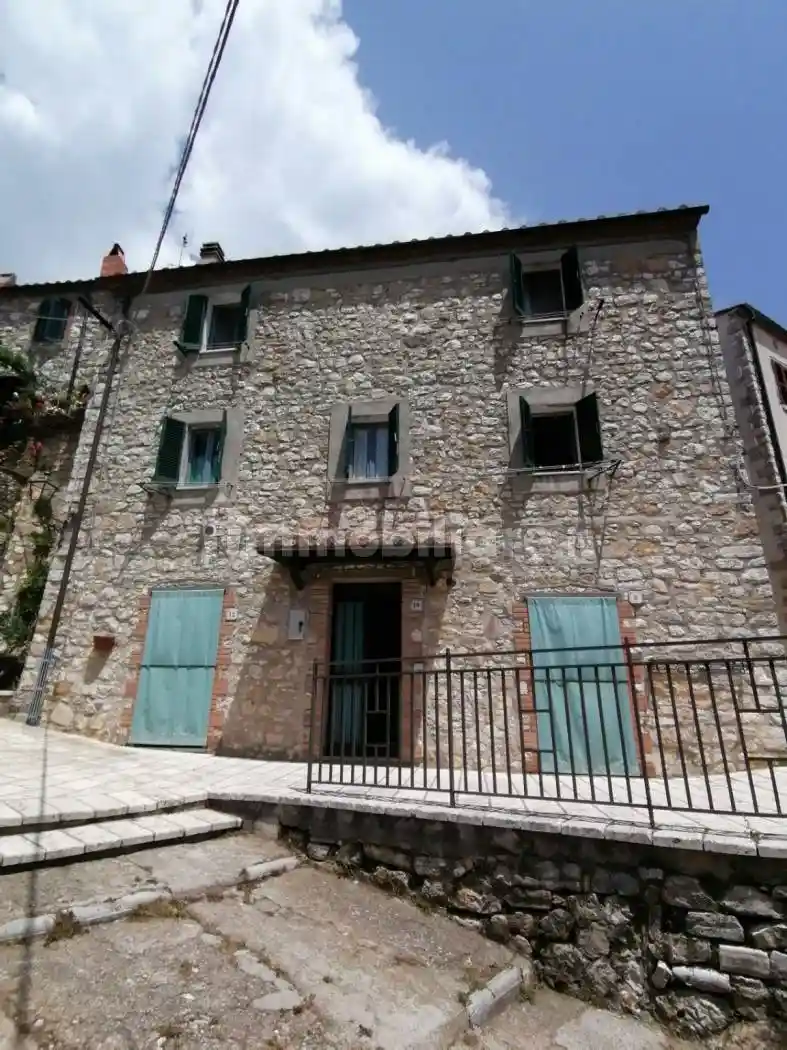 Casa indipendente in vendita a Semproniano