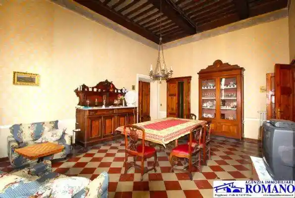 Palazzo - Edificio in vendita a Colle di Val d'Elsa