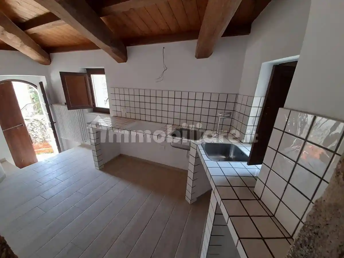 Terratetto unifamiliare via della Torre 22, Santo Stefano di Sessanio - foto 2