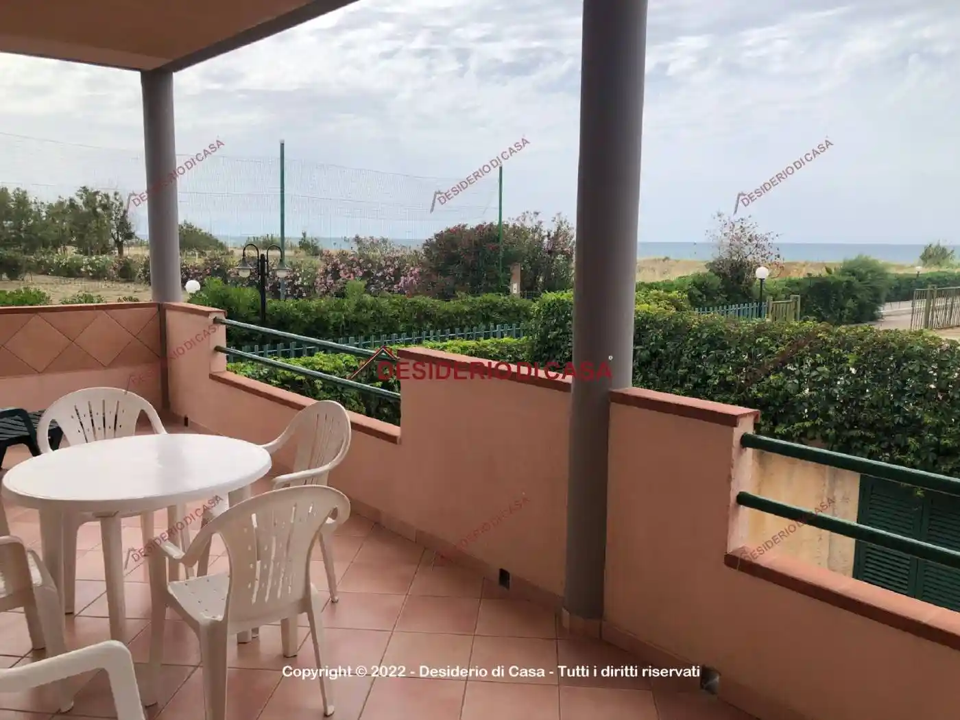 Appartamento in affitto a Campofelice di Roccella