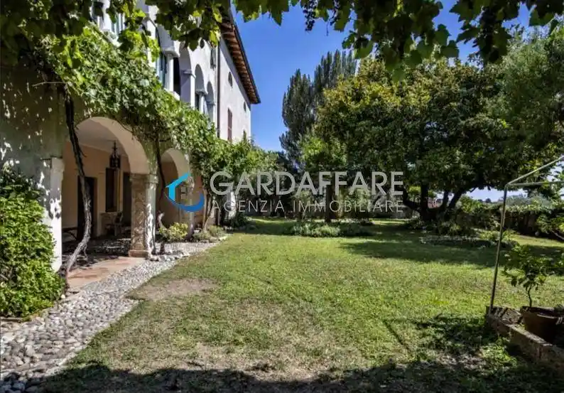 Villa in vendita a Manerba del Garda