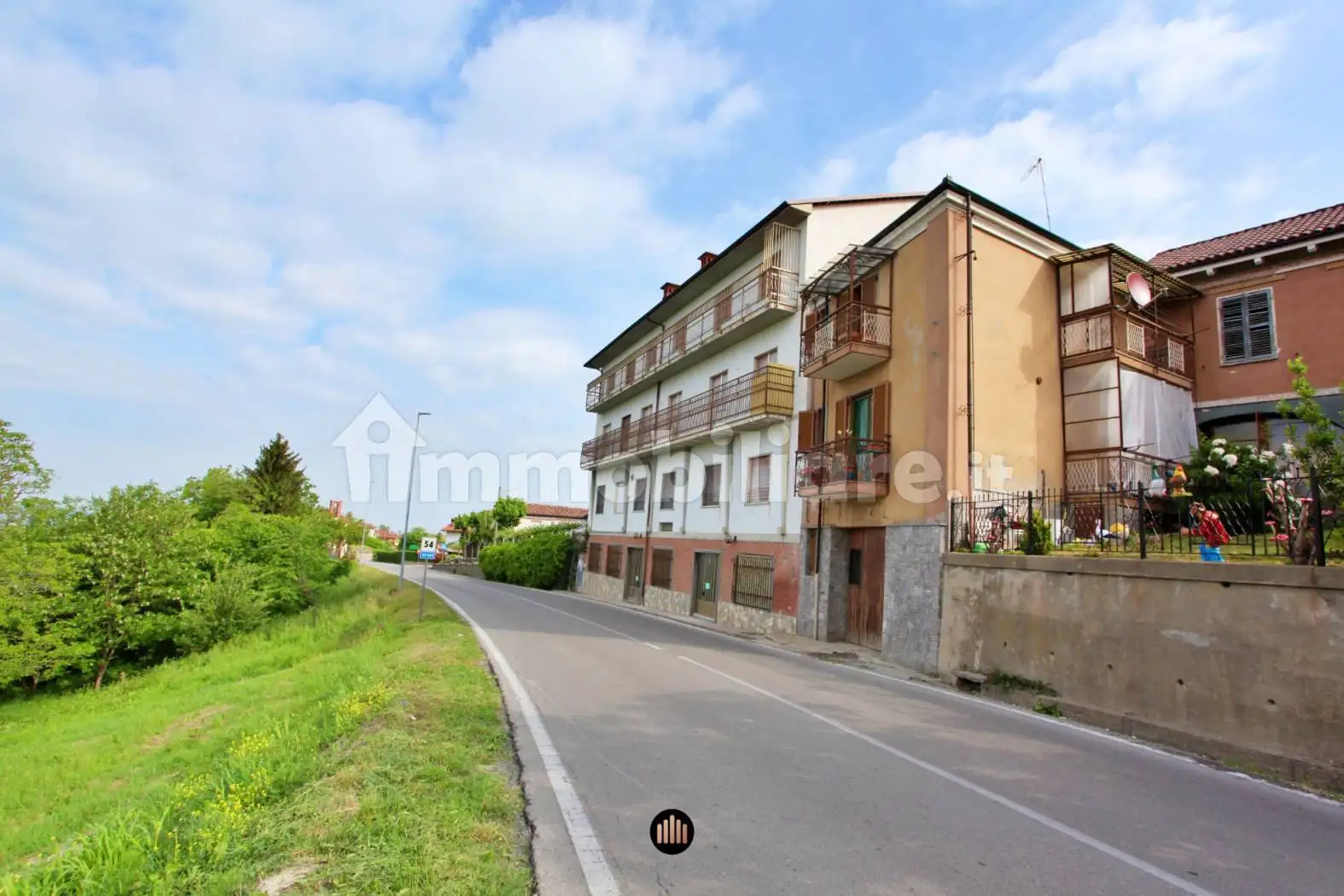 Palazzo - Edificio in vendita a Belvedere Langhe