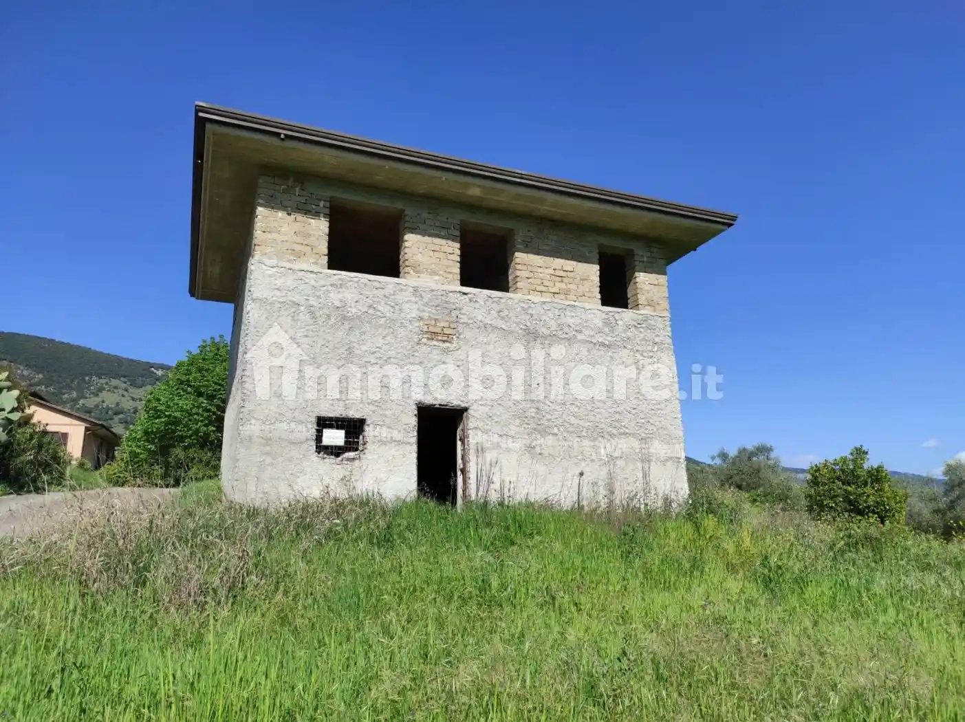 Rustico - Casale in vendita a Giuliano di Roma