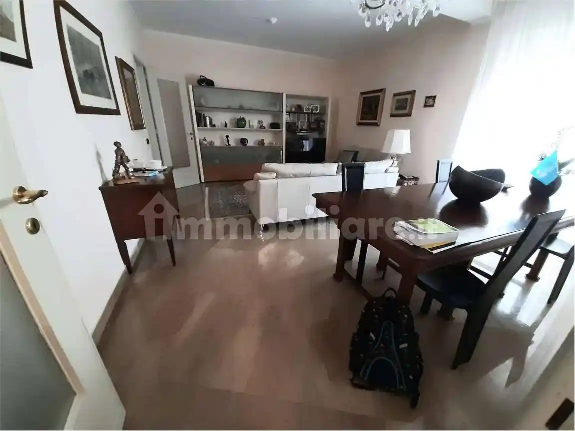 Appartamento in vendita a Piacenza