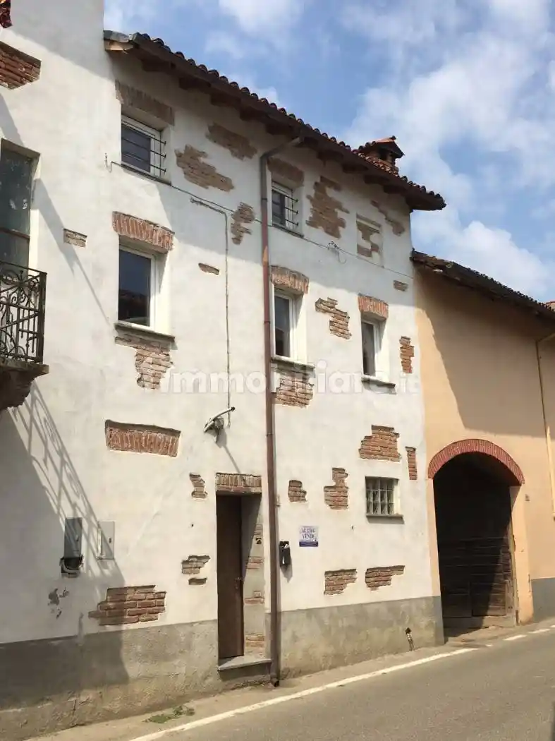 Casa indipendente in vendita a Breme