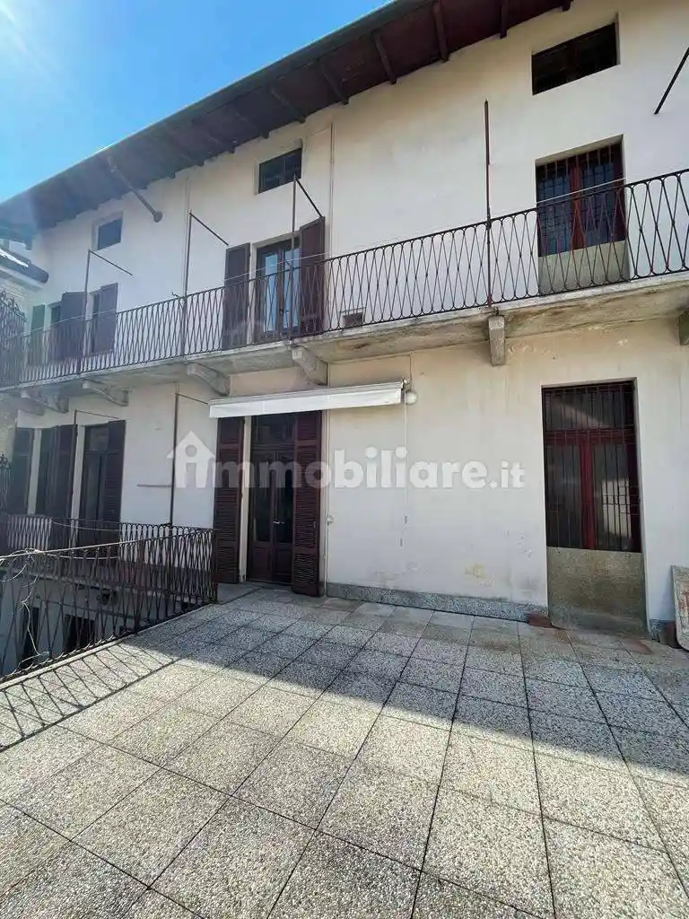 Appartamento in vendita a Borgomanero