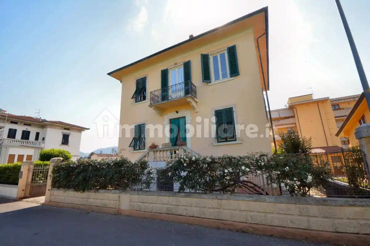 Villa in vendita a Lucca