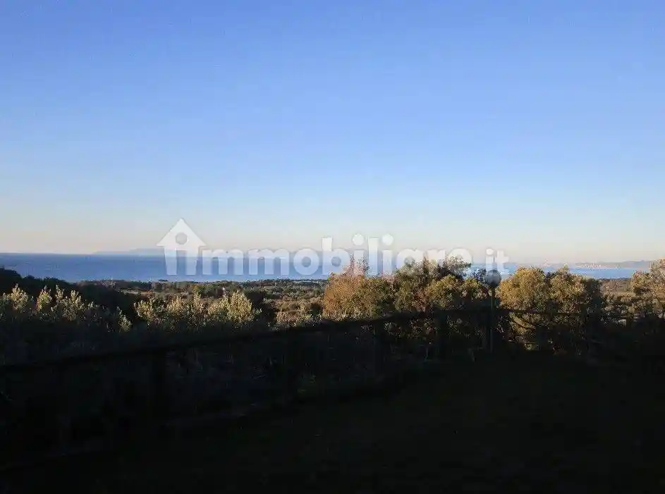 Casa indipendente in vendita a Follonica