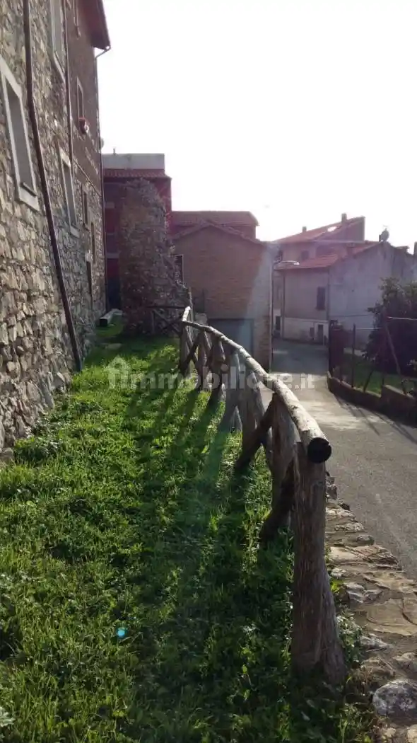 Rustico - Casale in vendita a Villa San Giovanni in Tuscia