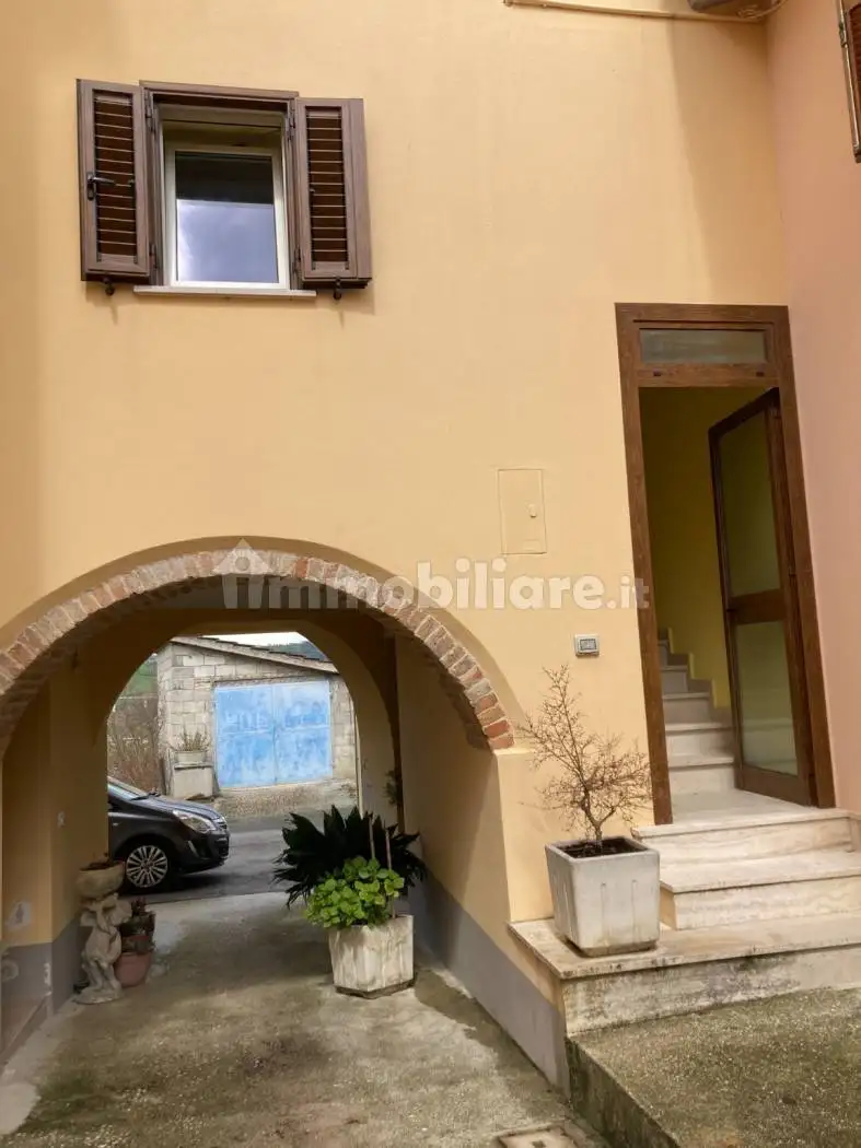 Casa indipendente in vendita a Castel Castagna