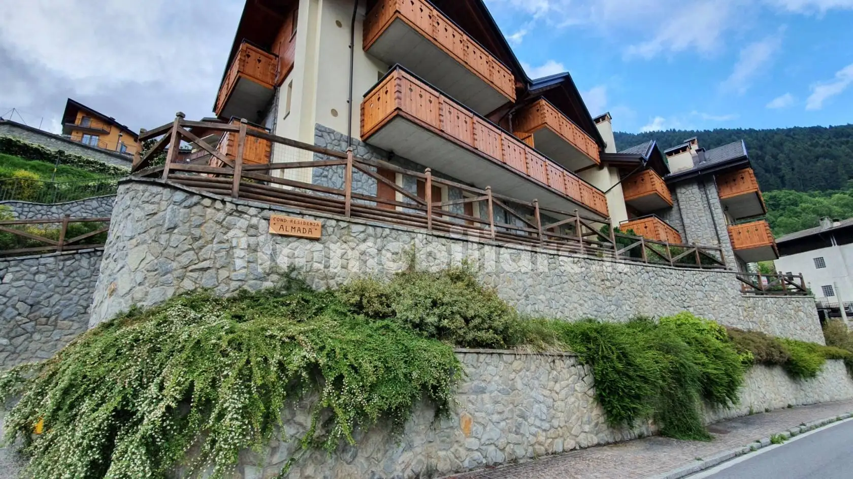 Appartamento in affitto a Monno