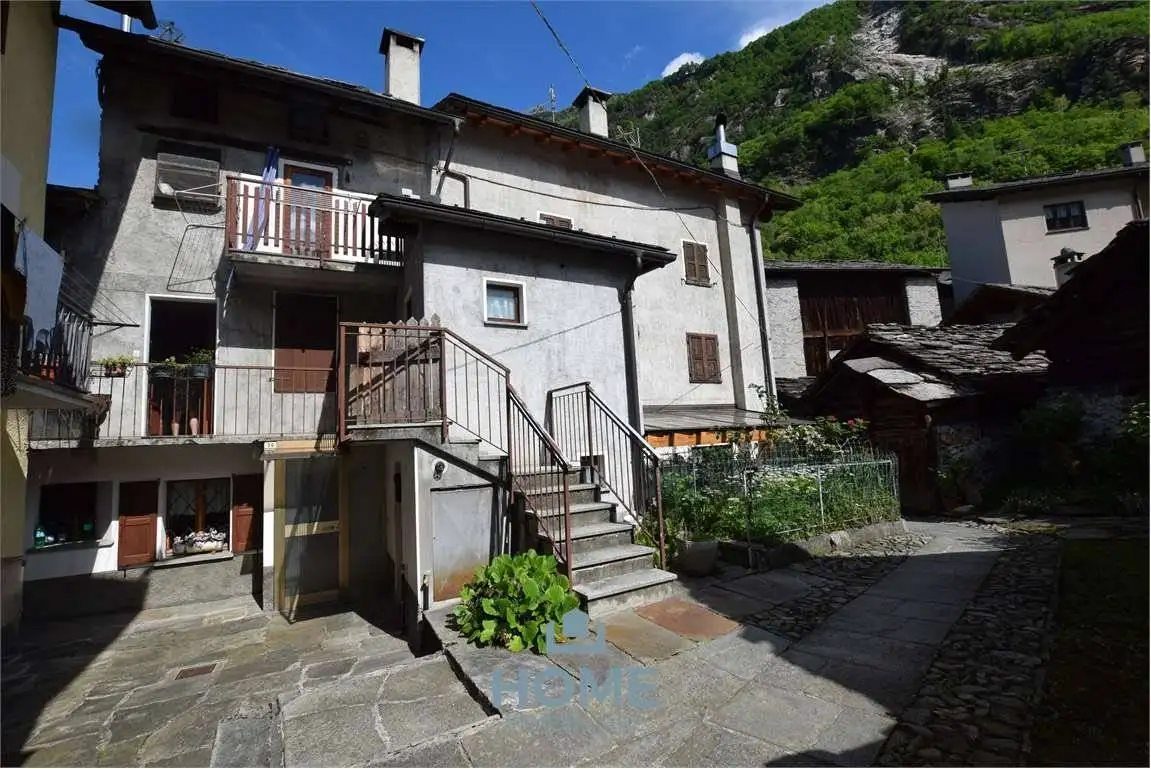 Casa indipendente in vendita a Villa di Chiavenna