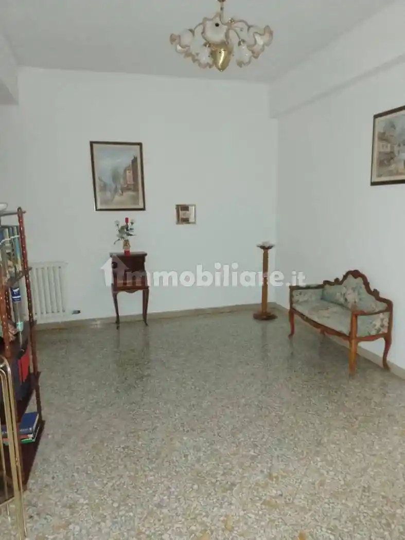 Palazzo - Edificio in Affitto - foto 3