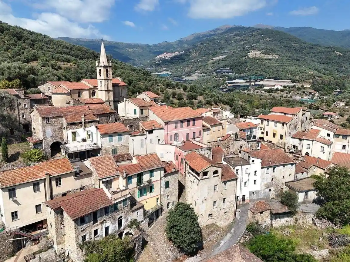 Rustico - Casale in vendita a Pietrabruna