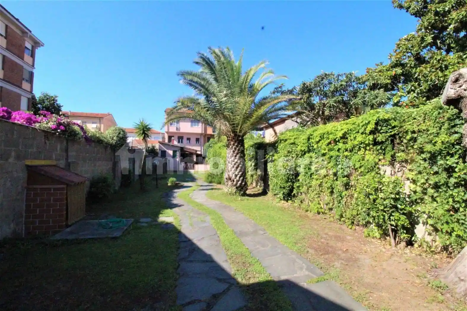 Villa in vendita a Carrara