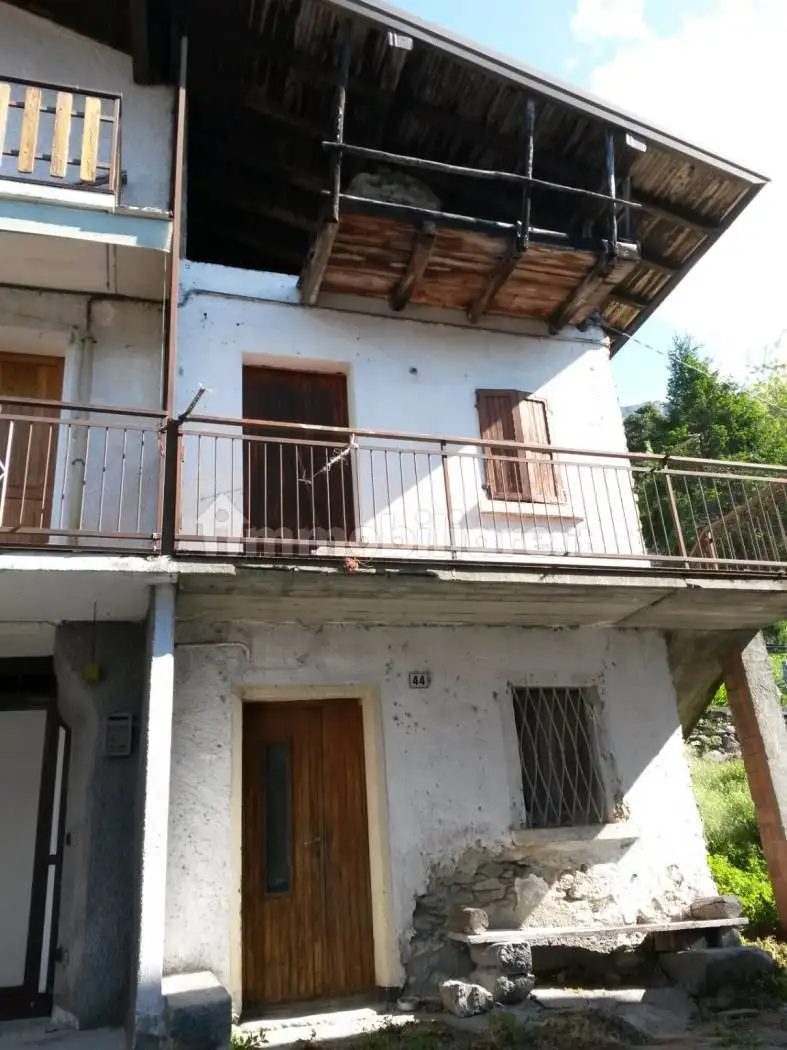 Rustico - Casale in vendita a Cino