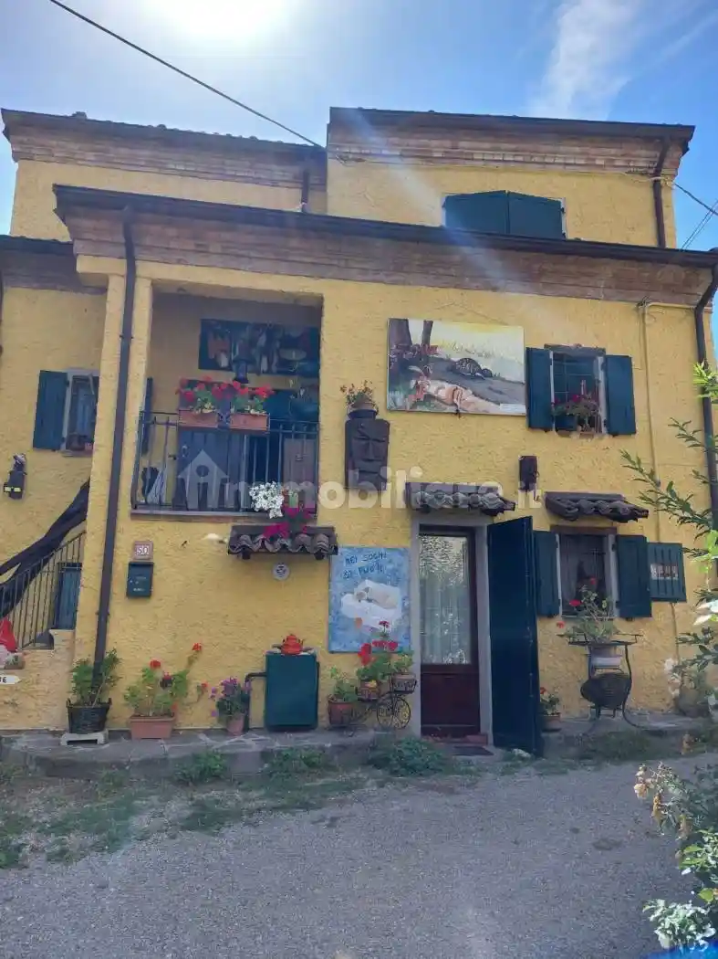 Rustico - Casale in vendita a Gropparello