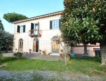 Villa in vendita a Lucca
