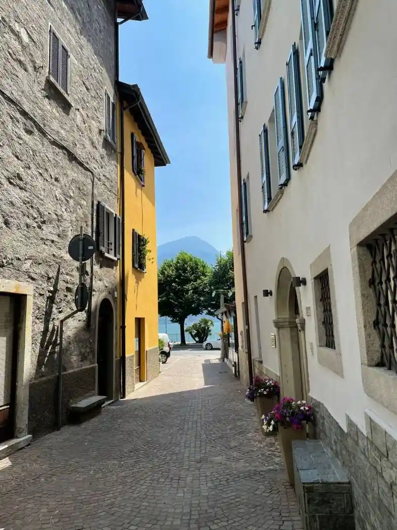 Appartamento in vendita a Dongo