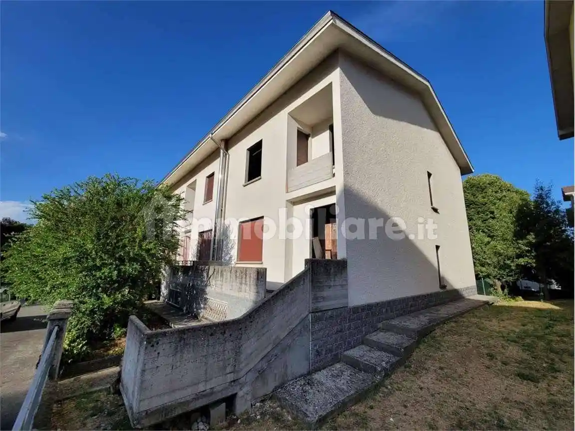 Villetta a schiera in vendita a Medesano