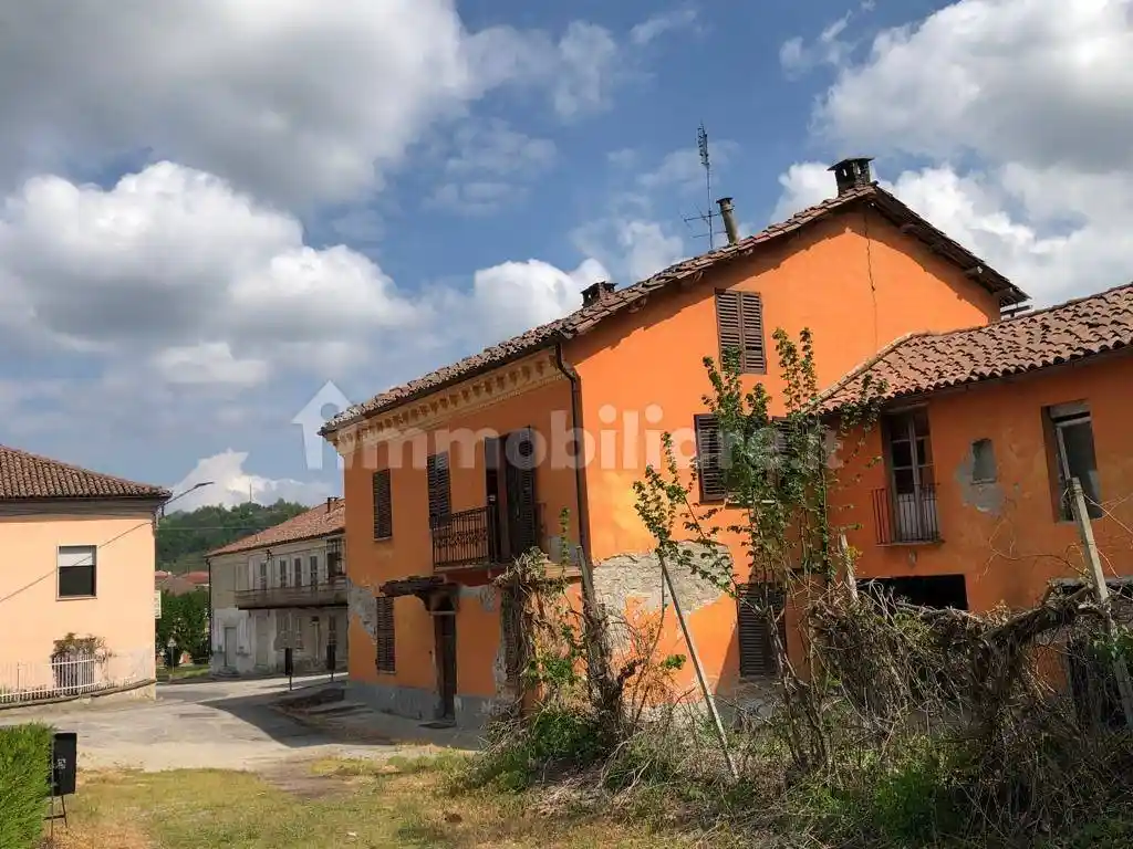 Casa indipendente in vendita a Mombercelli