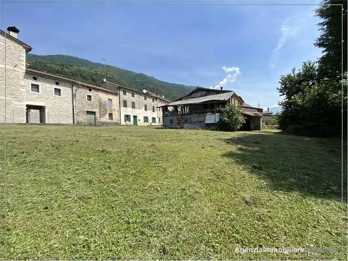 Rustico - Casale in vendita a Revine Lago