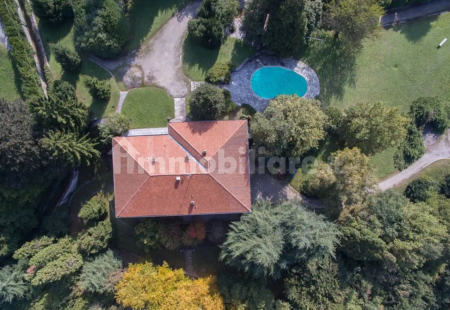 Villa in vendita a Longone al Segrino