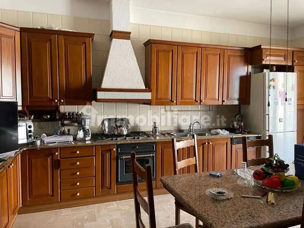 Palazzo - Edificio in vendita a Mondragone