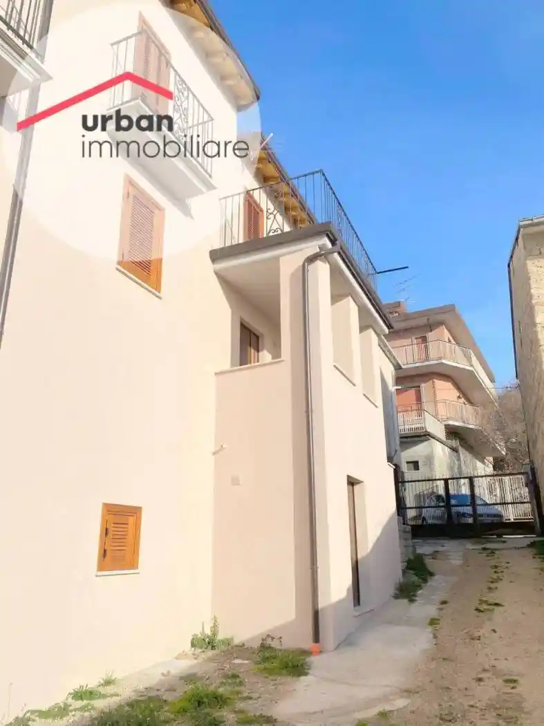 Terratetto unifamiliare via Monte Maino 41, Centro, Pizzoli - foto 3