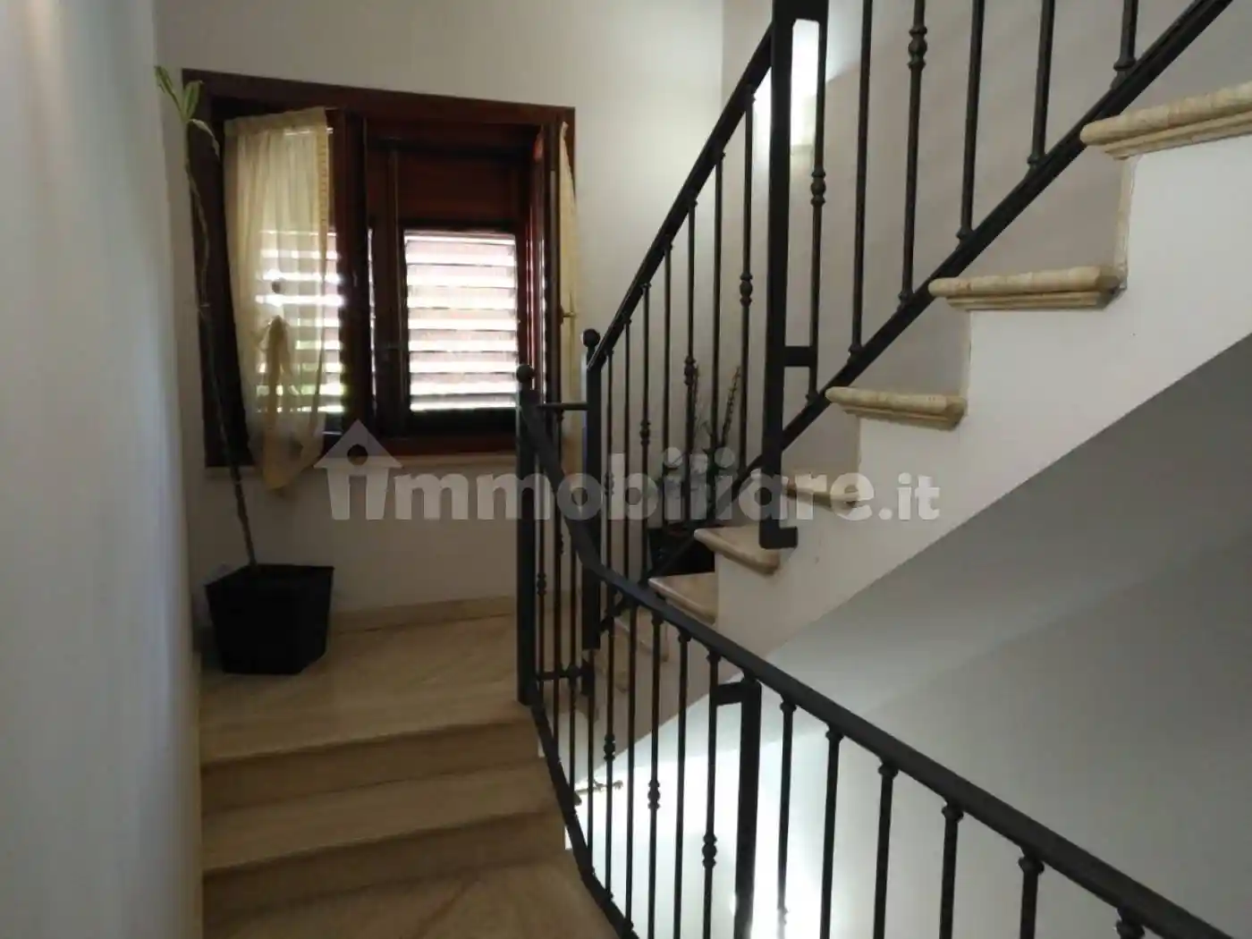 Appartamento in villa via degli Archi 46, A. Annarumma, A. Gasperi, F. Tedesco, Avellino - foto 2