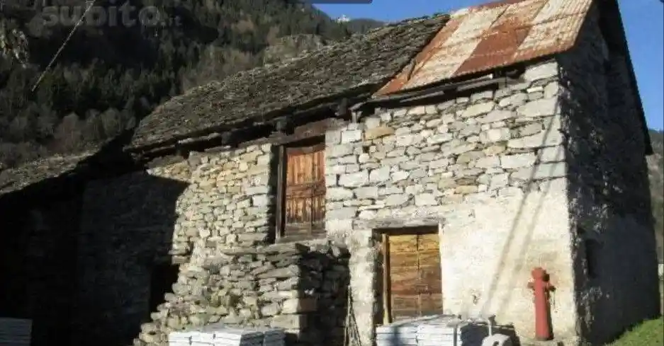 Rustico - Casale in vendita a Premia