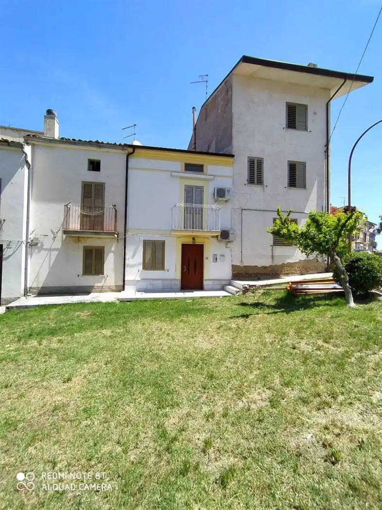 Casa indipendente in vendita a Castel Frentano