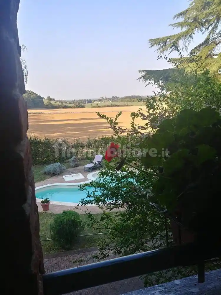 Villa in vendita a Gazzola