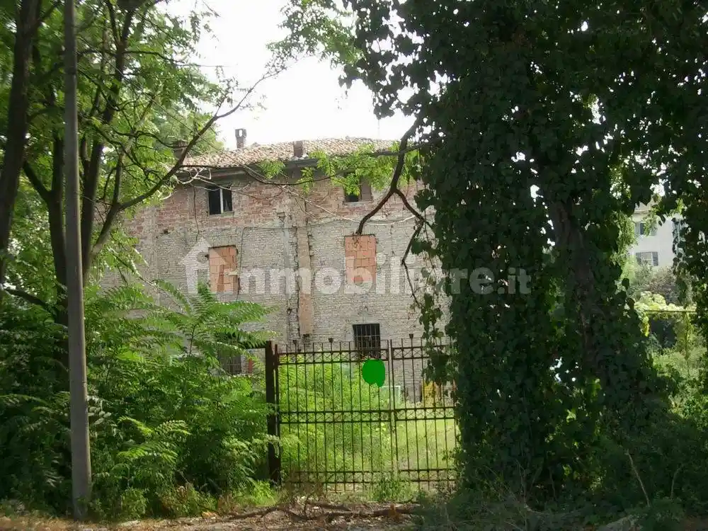 Palazzo - Edificio in vendita a Piacenza