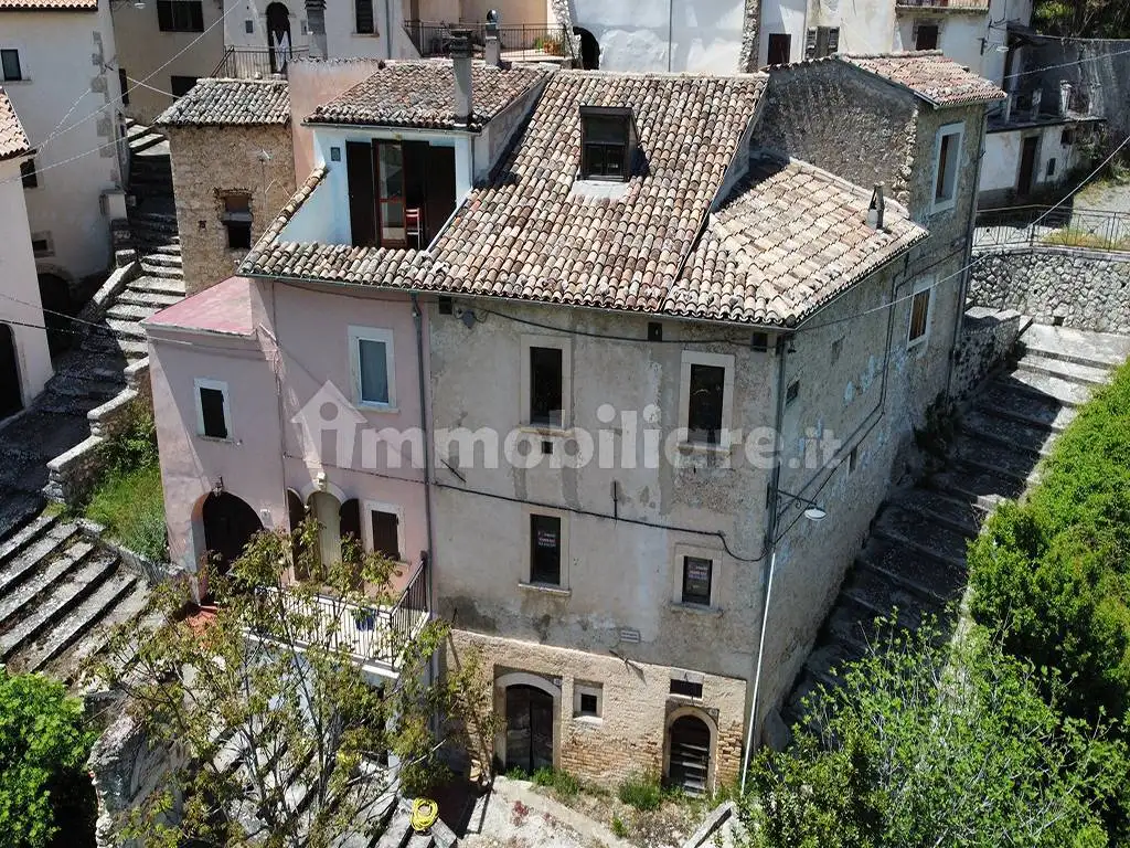 Terratetto unifamiliare via del Carmine, Centro, Caporciano - foto 2