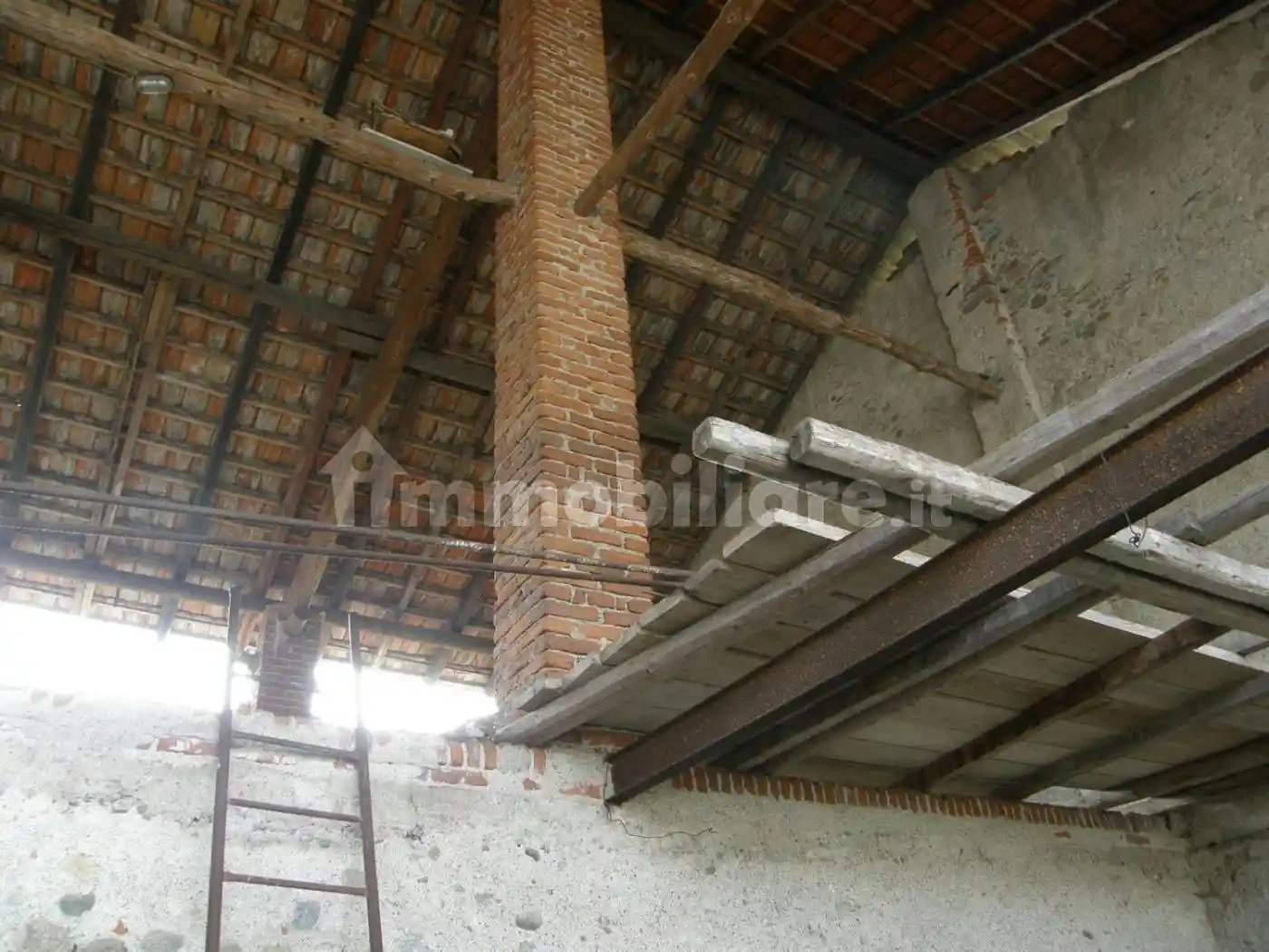 Rustico - Casale in vendita a Sesto Calende